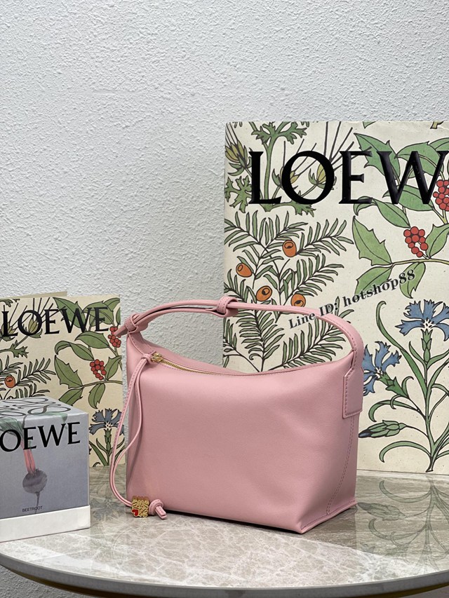 Loewe專櫃2022全新cubi全皮飯盒包 羅意威納帕牛皮便當包腋下包 型號10233 lyw1136